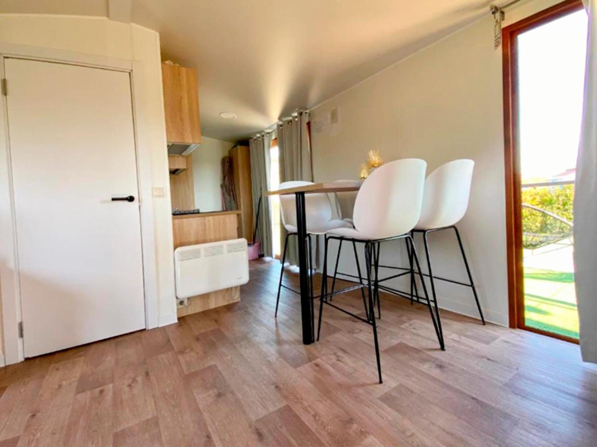 Apartamentos Via Street 3000 Hinojedo Zewnętrze zdjęcie